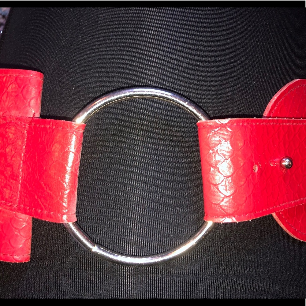 VINTAGE “belts with class” red size 3